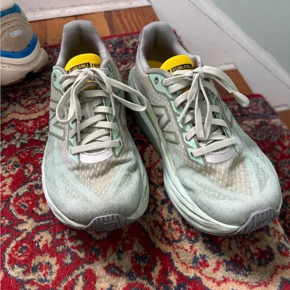 New Balance Women’s Rebel v5 - Picture 2 of 4